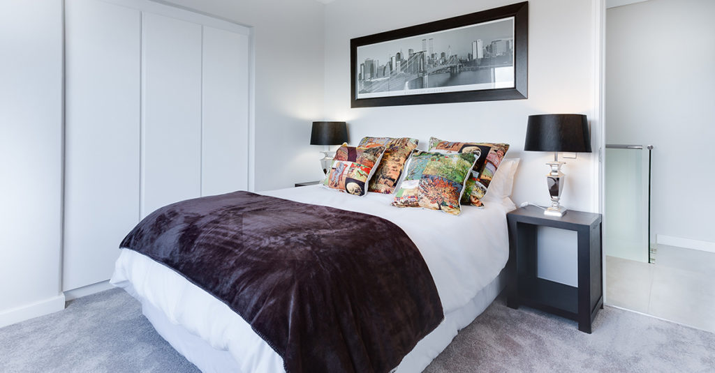 Stylish bedroom lighting ideas & modern bedroom decorating tips
